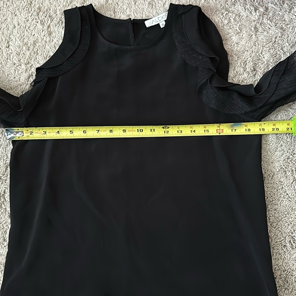 Alexis Tops Alexis Fernand Ruffle Trim Cold Shoulder Top - Picture 4 of 9